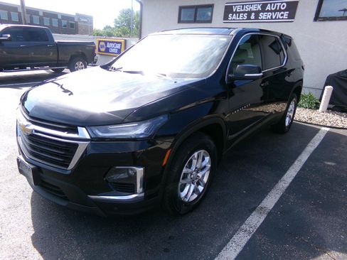 Used 2022 Chevrolet Traverse LS AWD/4WD image 8