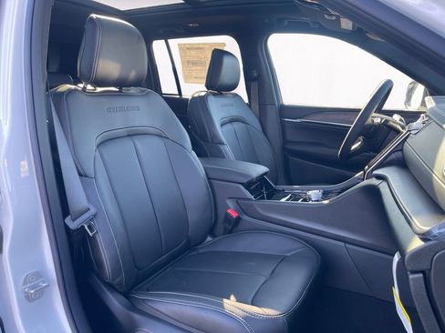 New 2025 Jeep Grand Cherokee Overland image 15