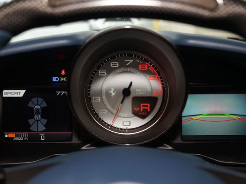 Used 2021 Ferrari F8 Tributo image 22