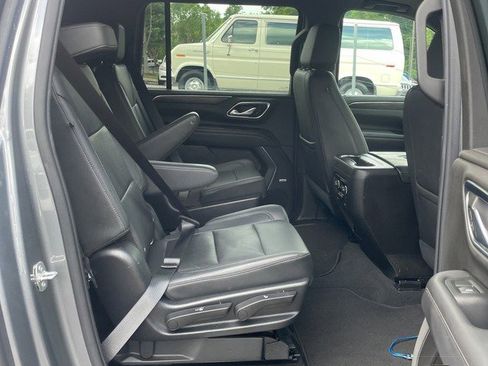 Used 2021 Chevrolet Suburban LT w/ LT Signature Plus Package AWD/4WD image 10
