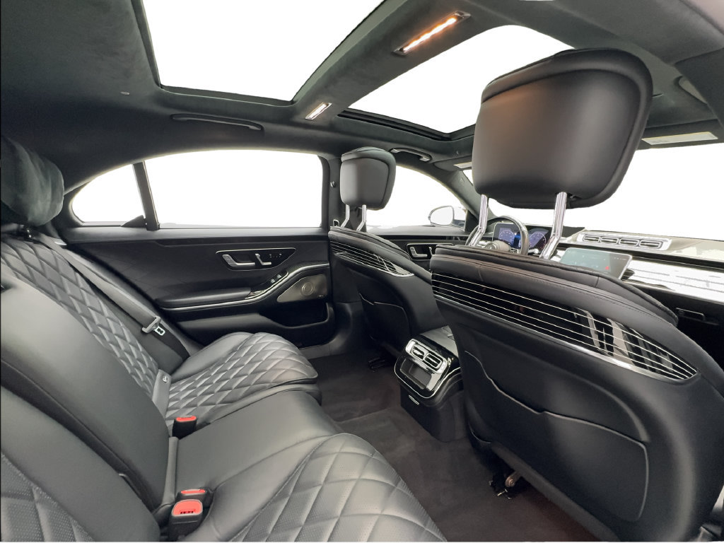 Used 2022 Mercedes-Benz S 500 4MATIC w/ AMG Line Package image 28