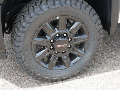 New 2026 GMC Sierra 2500 AT4 w/ AT4 Premium Plus Package AWD/4WD image 9