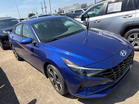 Used 2023 Hyundai Elantra SEL w/ Convenience Package FWD image 6