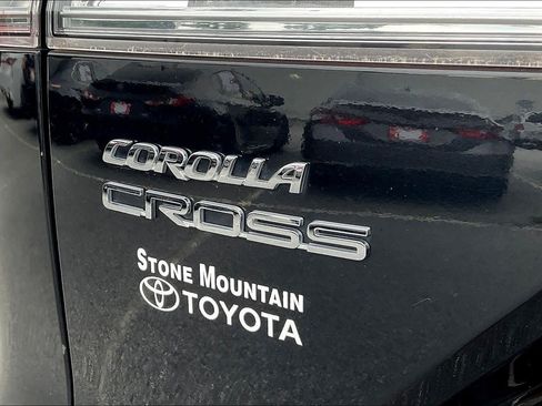 Used 2023 Toyota Corolla Cross LE FWD image 10