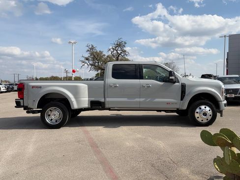 Used 2026 Ford F450 Platinum w/ FX4 Off-Road Package AWD/4WD image 4