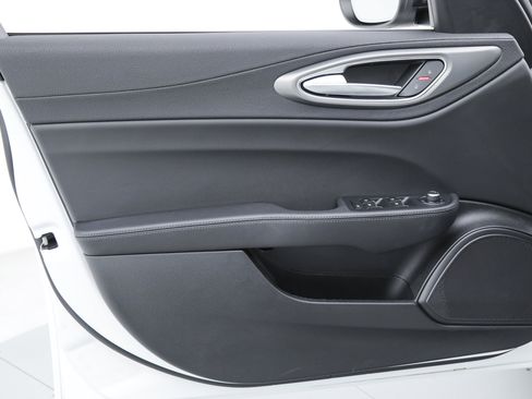 New 2025 Alfa Romeo Giulia w/ Driving Assist Package RWD image 14