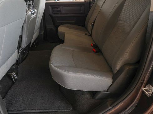 Used 2017 RAM 1500 Express w/ Express Value Package RWD image 28
