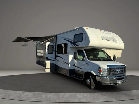 Used 2015 Ford E-450 and Econoline 450 Super Duty w/ Motorhome Prep Package RWD image 4