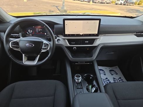 Used 2025 Ford Explorer Active AWD/4WD image 25