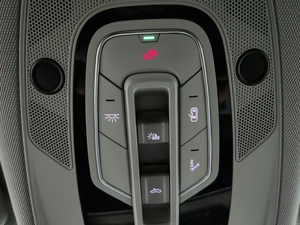 Used 2019 Audi e-tron Prestige w/ Prestige Package AWD/4WD image 22