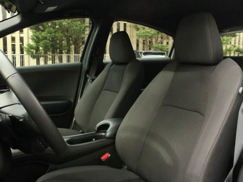 Used 2019 Honda HR-V Sport image 16