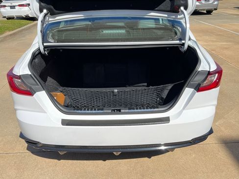 New 2026 Toyota Camry Hybrid w/ Multimedia Upgrade Package image 19