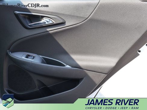 Used 2024 Chevrolet Malibu LT FWD image 11