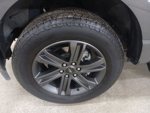 Used 2023 Ford F150 Lariat w/ Equipment Group 502A High image 8