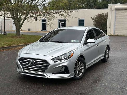 Used 2019 Hyundai Sonata SE image 2