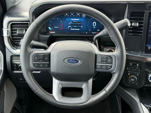 Used 2025 Ford F250 Lariat w/ Chrome Package image 28