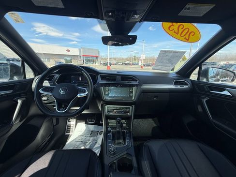 Used 2023 Volkswagen Tiguan SE R-Line AWD/4WD image 12