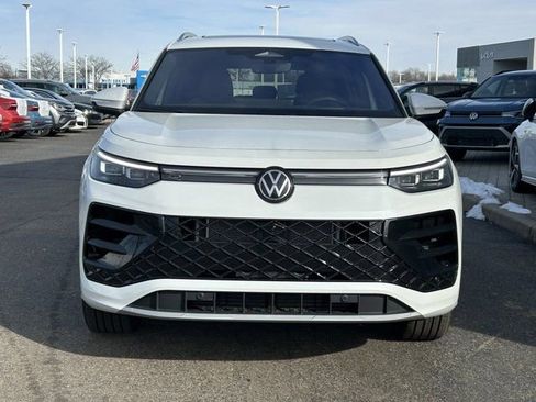New 2026 Volkswagen Tiguan SEL R-Line AWD/4WD image 2