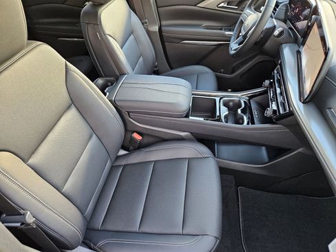 New 2026 Chevrolet Traverse LT w/ Midnight/Sport Edition FWD image 16