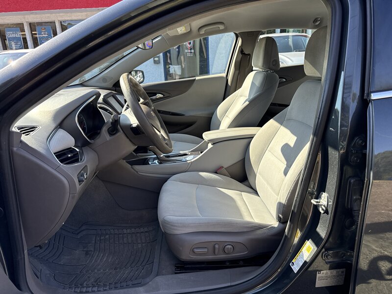 Used 2016 Chevrolet Malibu LT FWD image 8