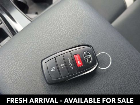 Used 2025 Toyota Camry SE FWD image 15