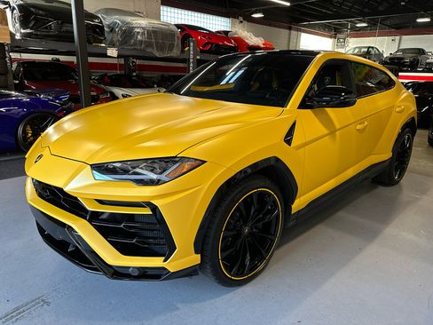 Used 2022 Lamborghini Urus Base image 10