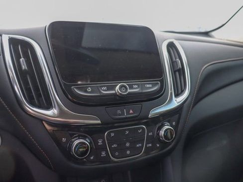 Used 2022 Chevrolet Equinox Premier image 4