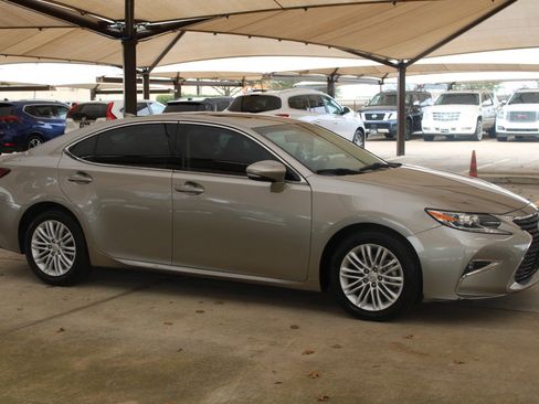 Used 2016 Lexus ES 350 image 11