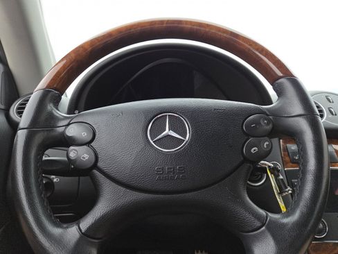 Used 2009 Mercedes-Benz CLK 550 Cabriolet image 24
