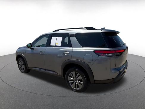 Used 2025 Nissan Pathfinder SV FWD image 8