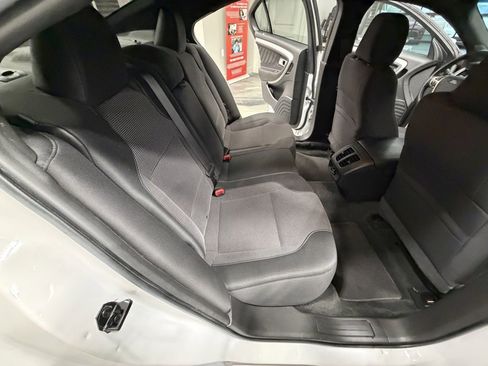 Used 2018 Ford Taurus SEL image 40