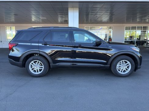 New 2026 Ford Explorer Active AWD/4WD image 3