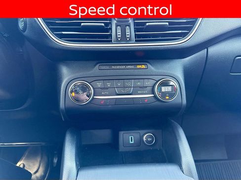 Used 2020 Ford Escape SE image 15