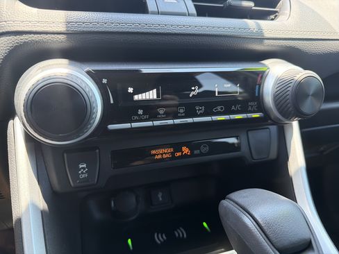 Certified 2022 Toyota RAV4 LE FWD image 8