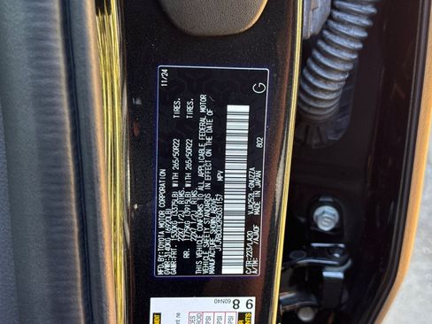 Certified 2024 Lexus GX 550 w/ Accessory Package (Z1) AWD/4WD image 41