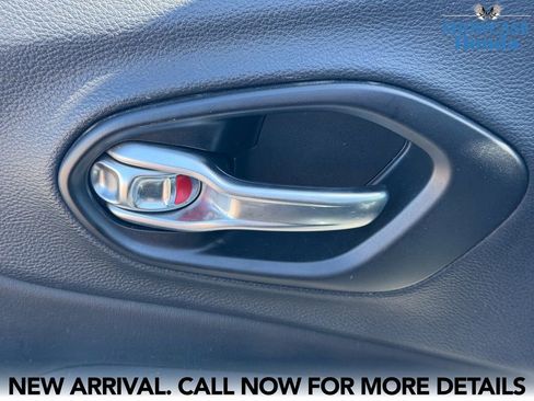 Used 2022 Jeep Cherokee Trailhawk w/ Comfort/Convenience Group image 10