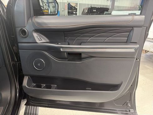 Used 2024 Ford Expedition Platinum AWD/4WD image 38