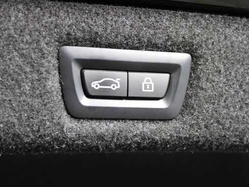 Used 2023 BMW 530e w/ M Sport Package image 38