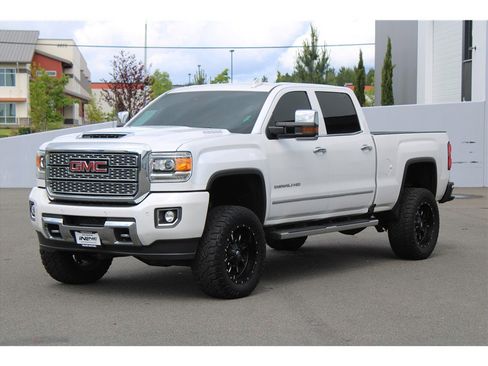 Used 2019 GMC Sierra 3500 Denali w/ Duramax Plus Package AWD/4WD image 1