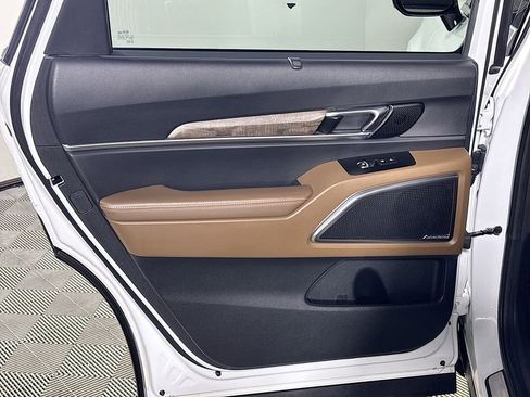 Used 2020 Kia Telluride SX w/ SX Prestige Package image 20