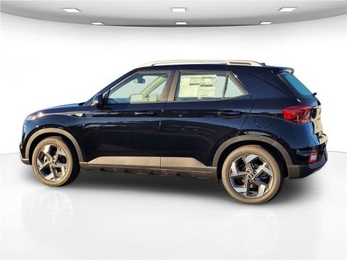 New 2025 Hyundai Venue SEL image 4