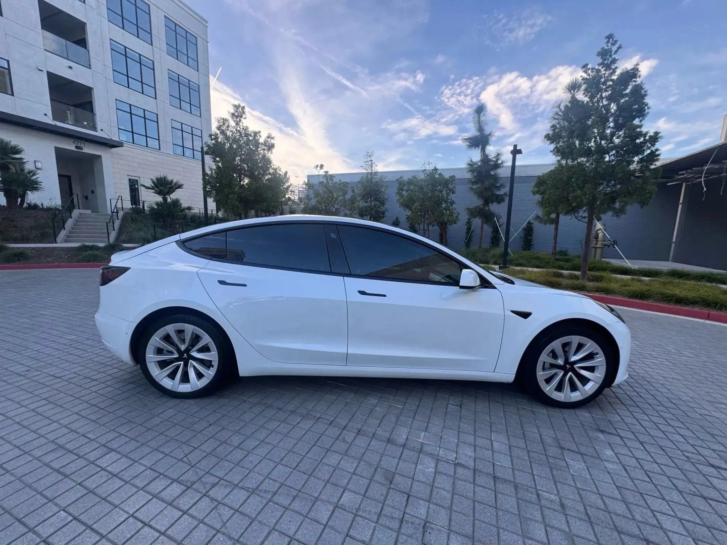 Used 2021 Tesla Model 3 Standard Range Plus RWD image 4