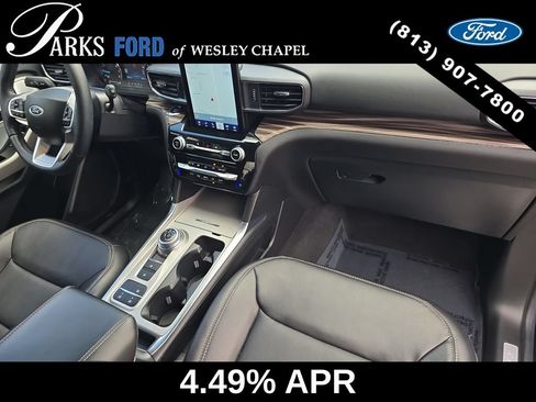 Used 2023 Ford Explorer Limited w/ Limited Technology Package RWD image 11
