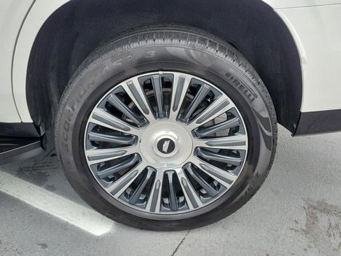 Used 2023 Cadillac Escalade Premium Luxury image 9