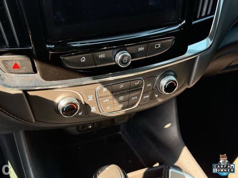 Used 2020 Chevrolet Traverse LT FWD image 19