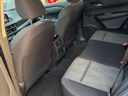 Certified 2024 Nissan Rogue SV FWD image 19