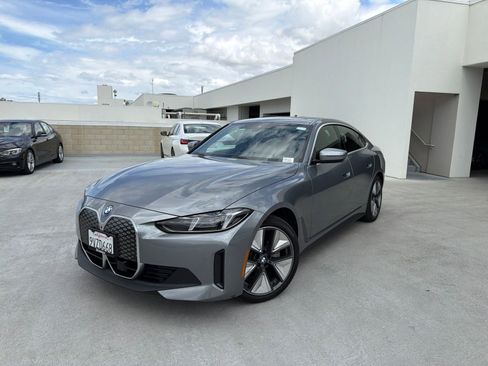 Used 2025 BMW i4 eDrive40 w/ Parking Assistance Package RWD image 3