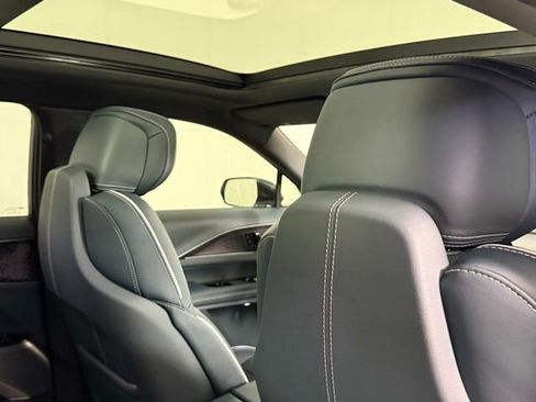 New 2025 Cadillac Lyriq Luxury w/ Nappa Leather Package RWD image 28