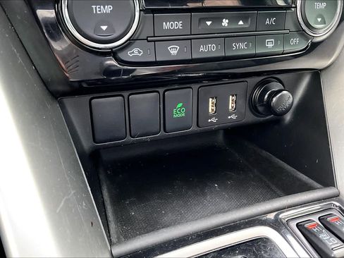 Used 2023 Mitsubishi Eclipse Cross SE image 35