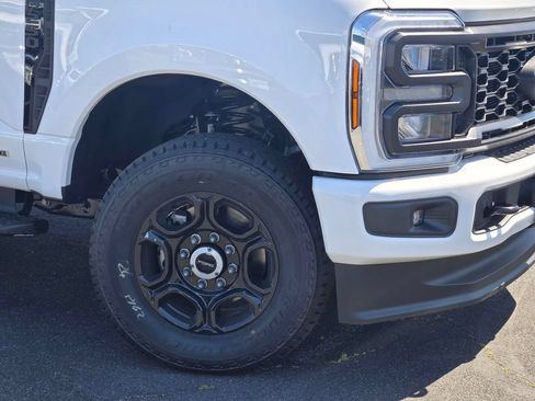 New 2026 Ford F250 XL AWD/4WD image 3